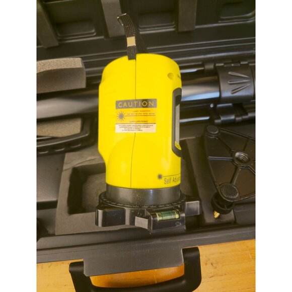 Self-Adjusting Laser Level With Tripod & Carrying Case By Inventek - Picture 5 of 9